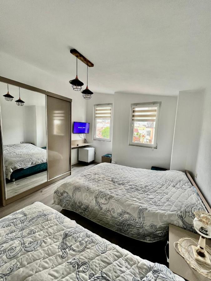 Vila Nikolla โปกราเดซ ภายนอก รูปภาพ