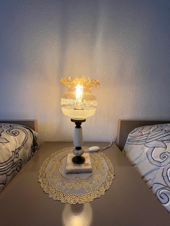 Vila Nikolla โปกราเดซ ภายนอก รูปภาพ