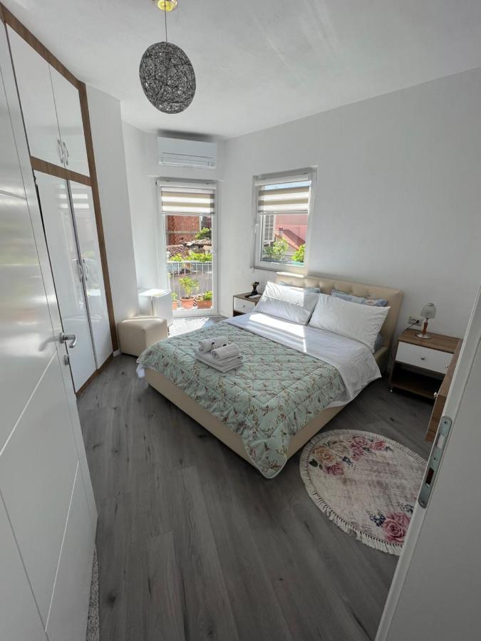 Vila Nikolla โปกราเดซ ภายนอก รูปภาพ